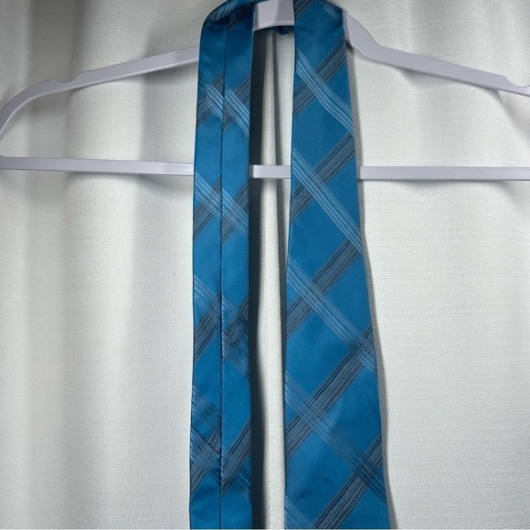 New Calvin Klein Men's Polyester Tie BLUE Varsity Plaid Pack NWT MSRP $59.50 - Picture 5 of 5